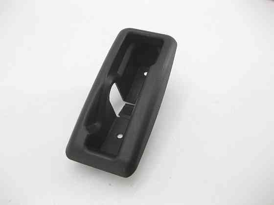 Mercedes-Benz  A1669243037 9051 Накладка петлі замка заднього сидіння внутрішня права чорна GL/GLS X166 Одеса