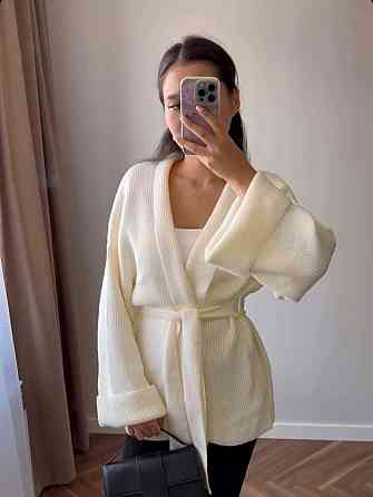 Женский теплый трикотажный оверсайз кардиган с поясом ангора рубчик Молочный Одесса