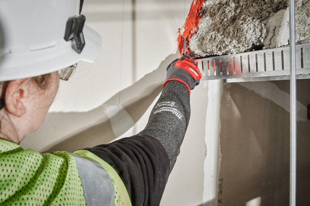 Нарукавник серый MILWAUKEE с сопротивлением порезам 5/E уровня, 40см Одесса - изображение 2