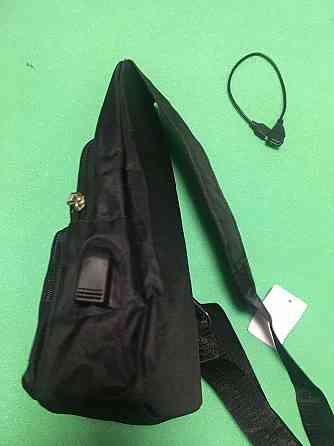 Мужская сумка тактическая через плечо черная - размер сумки 30*20см, 4 кармана, с USB шнуром в комплекте Киев