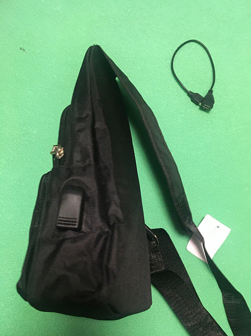 Мужская сумка тактическая через плечо черная - размер сумки 30*20см, 4 кармана, с USB шнуром в комплекте Киев - изображение 4