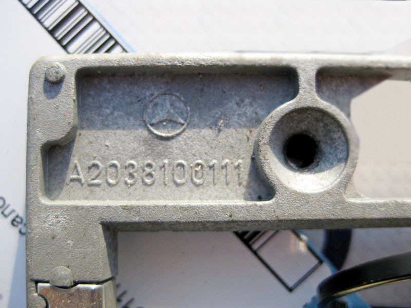 Mercedes-Benz  A2038100111 Кріплення - пластина салонного дзеркала C-Class W203 W204 CLC CL203 Sportcoupe C203 E-Class W212 C207 CLS C218 Одеса - фото 3