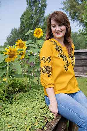 Вышиванка женская, льняная, горчичная, топ Киев
