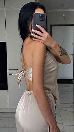 Женский трендовый легкий костюм двойка: топ-бандо и широкие брюки дабл шелк Шампань Одесса