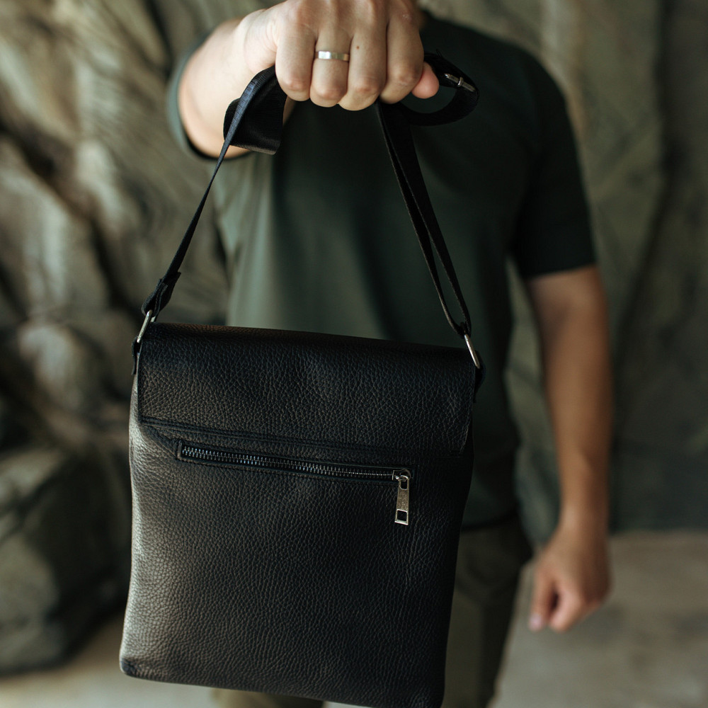 Чоловіча сумка повсякденна через плече шкіряна з клапаном містка, чорнаMasterSem Київ - фото 5