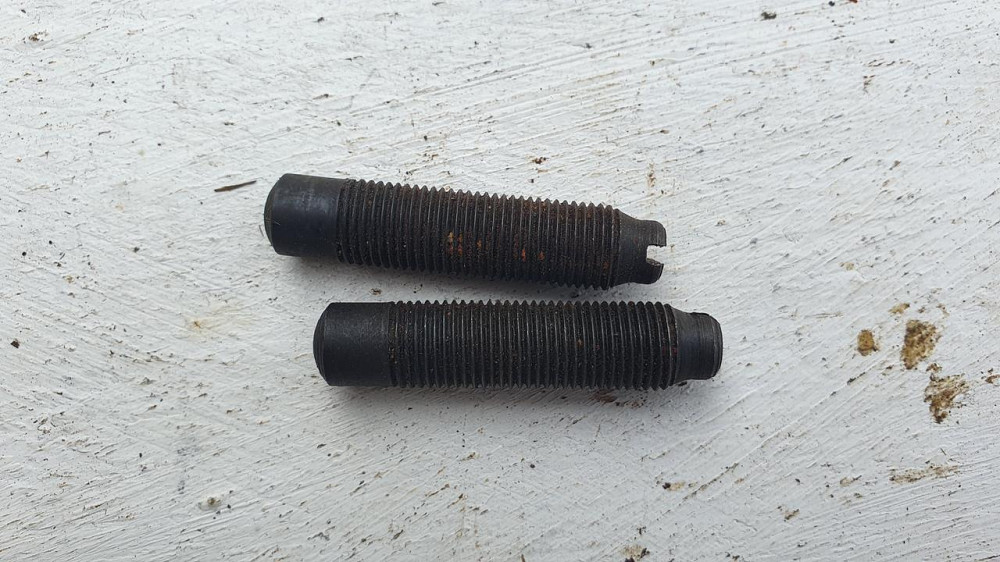 Гвинт регулювальний коромисла ЮМЗ. СРСР. Харків - фото 1