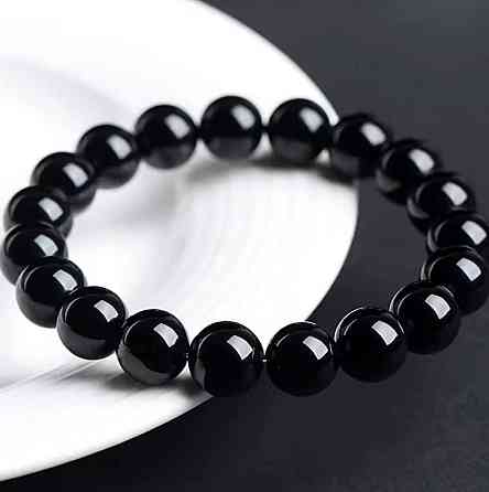 Браслет з оніксу 8 мм на резинці, чоловічий чорний браслет з натурального каменю Київ