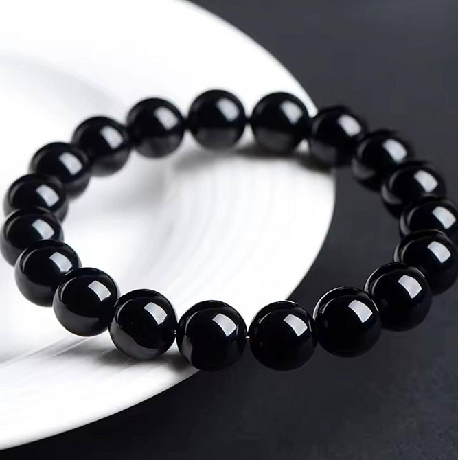 Браслет з оніксу 8 мм на резинці, чоловічий чорний браслет з натурального каменю Київ - фото 3