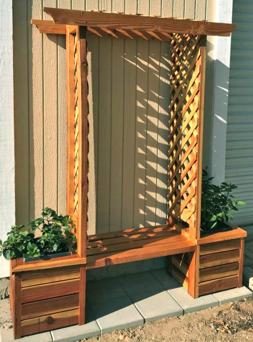 Кашпо со шпалерой 