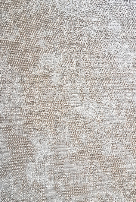 Шпалери вінілові на флізеліні AdaWall Seyyah 1.06х10 вензелю великі структурні золотисті на коричневому Київ - фото 3