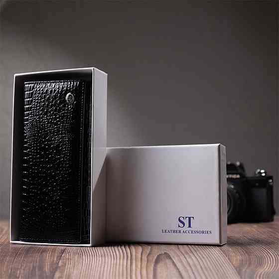 Женский лакированный кошелек с фактурой под рептилию из натуральной кожи ST Leather 22718 Черный Киев