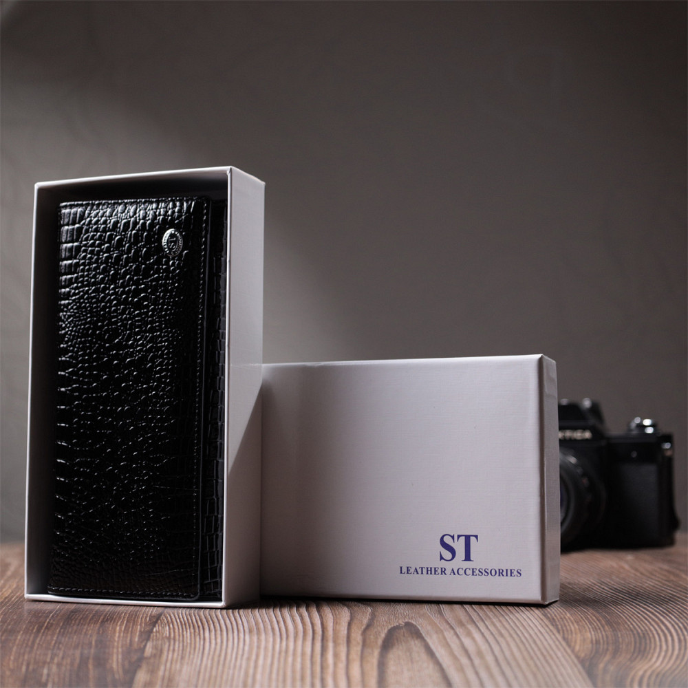 Женский лакированный кошелек с фактурой под рептилию из натуральной кожи ST Leather 22718 Черный Киев - изображение 1