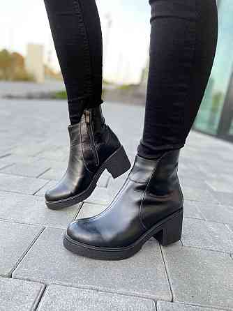 Жіночі туфлі D and V чорні натуральна шкіра зима висота 12см каблук 7см (2513) 38р.40р. Коломия
