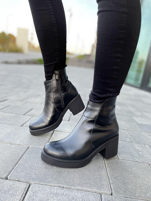 Жіночі туфлі D and V чорні натуральна шкіра зима висота 12см каблук 7см (2513) 38р.40р. Коломия - фото 5