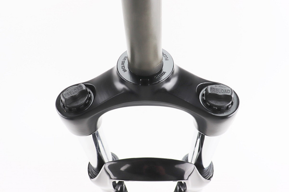 Вилка 26" амортизаційна, без різьби 1-1/8" (28,6мм), шток 240мм, з ходом 100мм, V/Disk-brake, Preload, алюмінієва, чорна XCM 30 Київ - фото 3