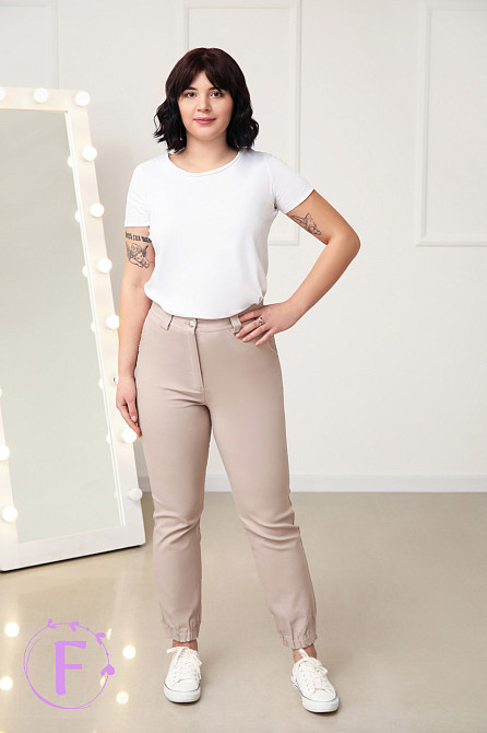 Жіночі брюки джоггери "Elias" тонкі оптом | Батал | Розпродаж моделі 50, Бежевий Київ - фото 1
