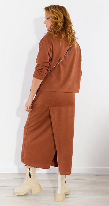 Замшевый костюм с юбкой (48) Киев - изображение 3