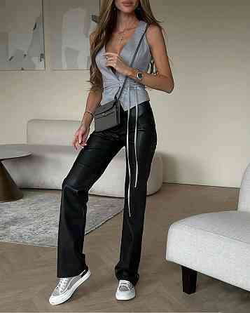 Женские базовые прямые брюки из эко кожи Черный, 44/46 Одесса