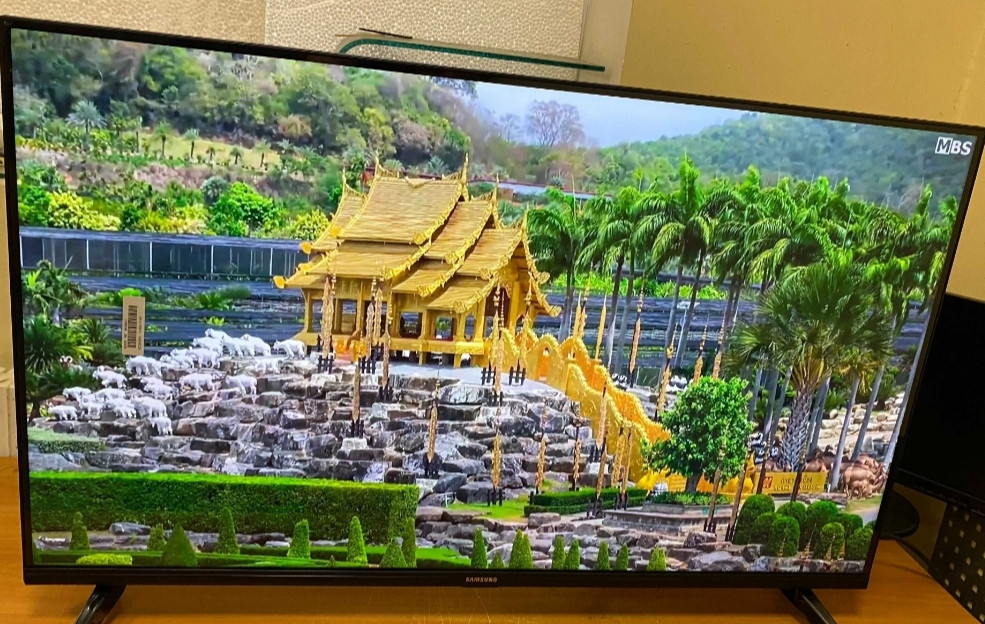 NEW (2023) Телевизор Samsung Smart TV 42