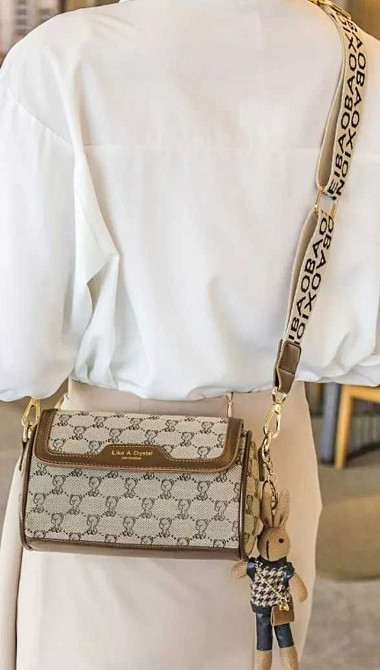 Женская сумка кросс-боди через плечо с брелоком. Харьков - изображение 3