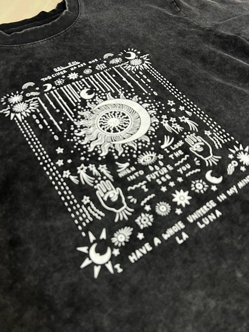 Футболка женская A-N 25062 оверсайз вареная тай-дай с принтом луна, черный, one size Киев - изображение 14