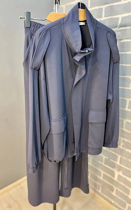 Костюм жіночий CREP 99231 тканина біфлекс кардиган на блискавці накладені кишені та брюки палаццо графіт, графіт, S Київ - фото 6