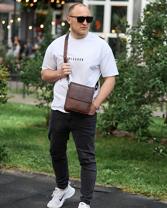 Барсетка з клапаном через плече 24х20х6, чоловіча сумка з гладкою шкірою Tiding Bag TD-81020 коричнева Кам'янське - фото 9