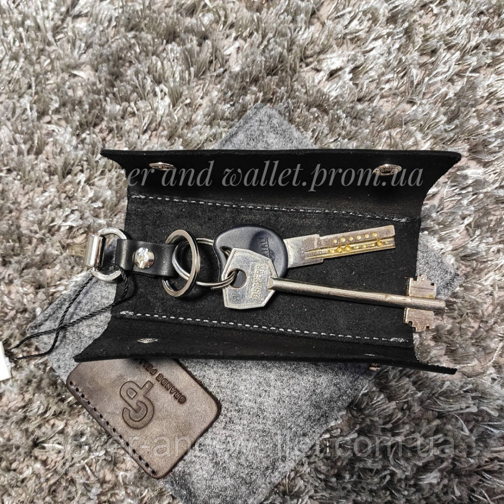 Черная небольшая кожаная ключница на кнопках Grande Pelle 405610 Киев - изображение 4