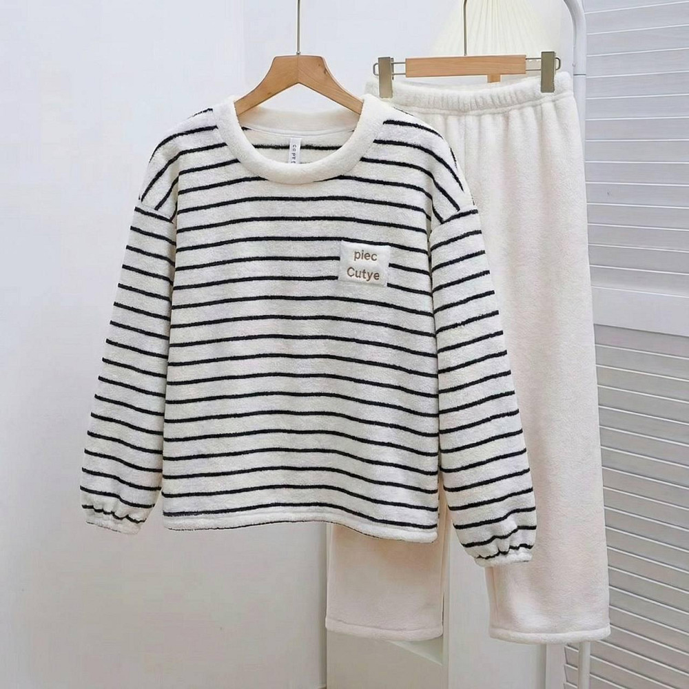 Жіноча тепла плюшева піжама-двійка: кофта та штани Молочні, 48/50 Одеса - фото 3