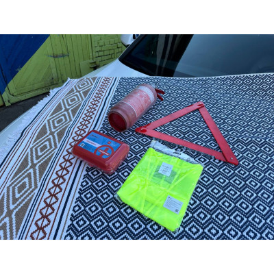 Набір техдопомоги Poputchik з вогнегасником ВП-2 &quot;Економічний&quot; (ВП-2+Знак+Аптечка+Жилет) (33-017-IS) Вінниця - фото 2