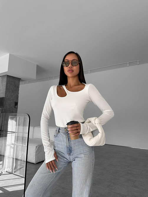 Женский стильный топ с вырезом микро дайвинг Молочный, 42/44 Одесса - изображение 5