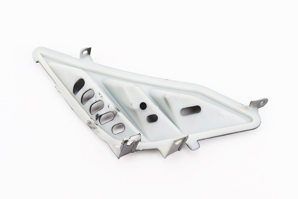 пластик - вставка пластика основного права Storm 2013 Киев - изображение 2