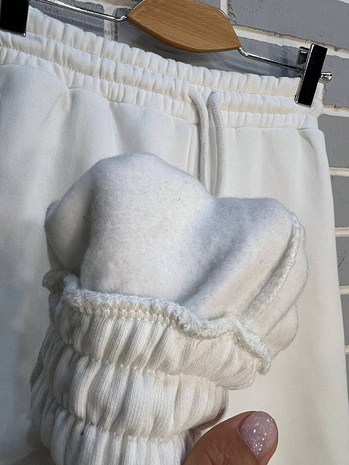 Штаны женские Quzen 399 спортивные джоггеры на резинке утепленные на флисе белые, белый, M Киев - изображение 17