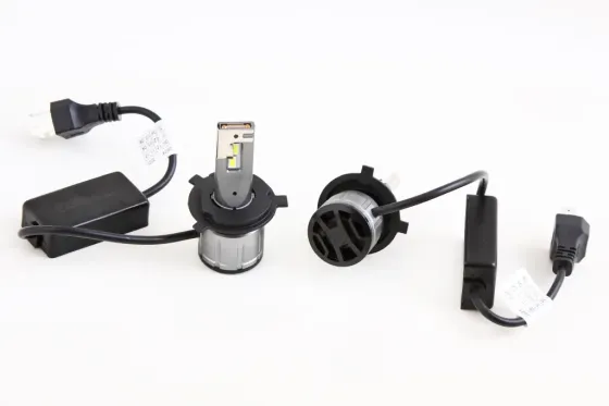 Лампа диодная   H4  12В 14000лм/6000К/60Вт/12Cree Cyclone с кулером +CAN-модуль Винница