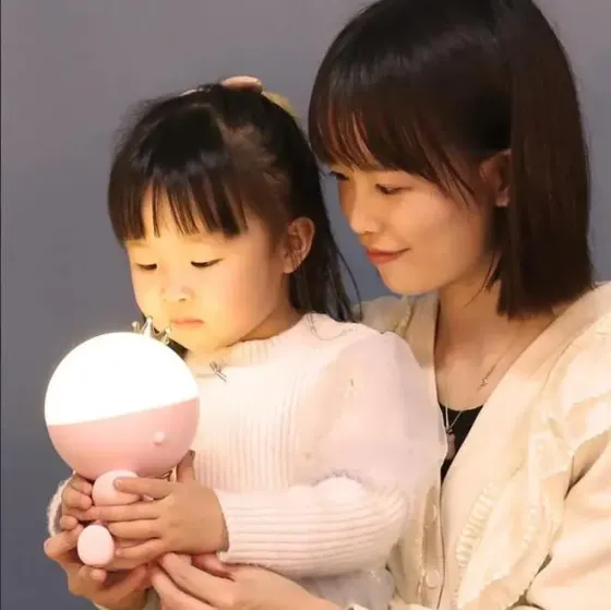 Проектор - ночник с вращением 360°, 12 сменных слайдов, LED настольная лампа Коломыя