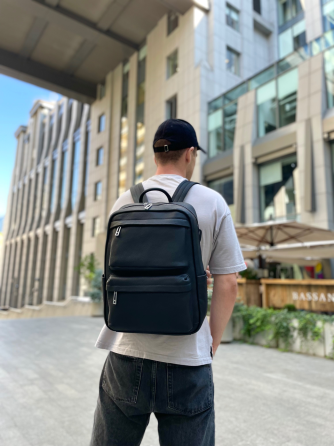 Чоловічий рюкзак для ноутбука та поїздок з натуральної шкіри 40х30х16, сумка наплічна Tiding Bag, чорна Київ