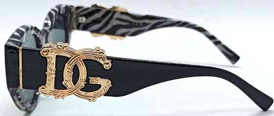 Брендові окуляри жіночі чорні, великі, із золотим лого на дужках. Київ