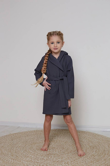Халат дитячий вафельний Ideal Textile з капюшоном темно-сірий (56860665) Чернівці - фото 2