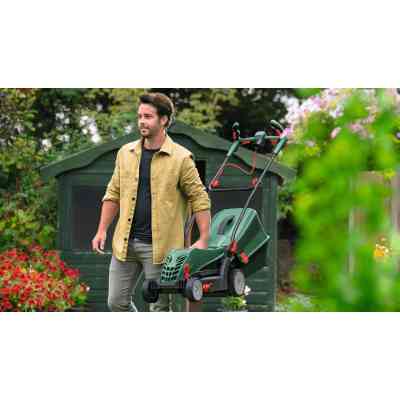 Газонокосилка Bosch UniversalRotak 37-555 1400Вт, 37см, 40л, 27-50мм, 15.5кг (0.600.8A6.501) Винница