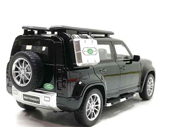 Машина Автосвіт Land Rover Defender інерційна масштаб 1:24 відчиняються двері капот багажник 21 см Чорна (AP-2018) Чернігів
