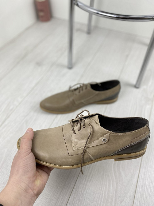 Туфлі чоловічі VADRUS шкіряні світлі розмір 44 (артикул не вказано) Коломыя - изображение 1