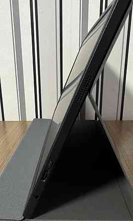 Портативный монитор 15.6