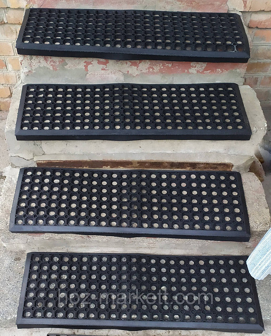 Коврик накладка на ступени антискользящий грязезащитный 90 х 30 см соты противоскользящие килими на сходи Харьков - изображение 1