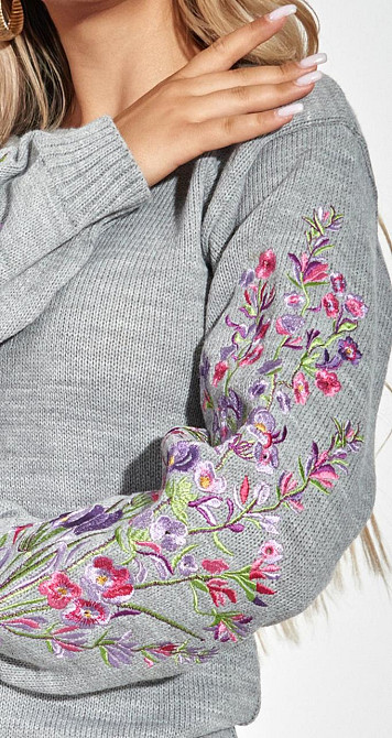 Свитер с красивой вышивкой (50-52) Киев - изображение 3