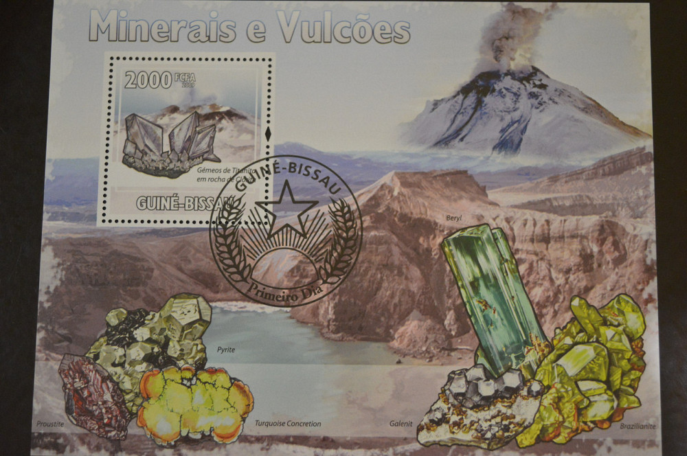 Гвинея - Бисау. Марки. История. Личности. Блок. 2009 год (В-5) Полтава - изображение 1