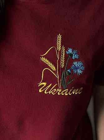 Женская очаровательная вышитая футболка вышиванка бордовая с голубыми васильками и желтыми колосками Киев