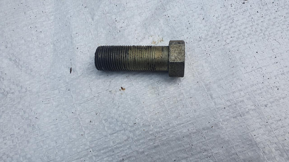 Болт ступицы заднего колеса МАЗ. СССР. Харьков - изображение 1