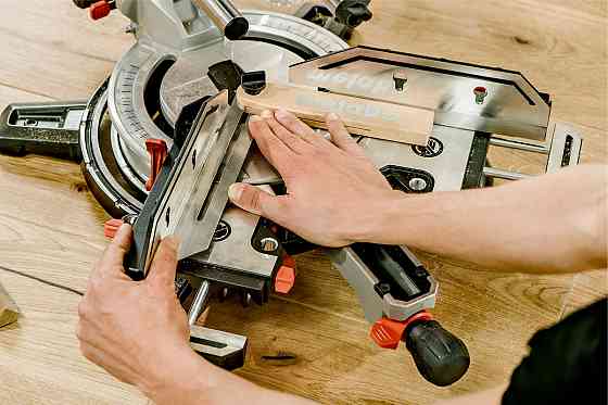 Пила торцювальна Metabo KGSV 72 XACT SYM 612216000 Коломия