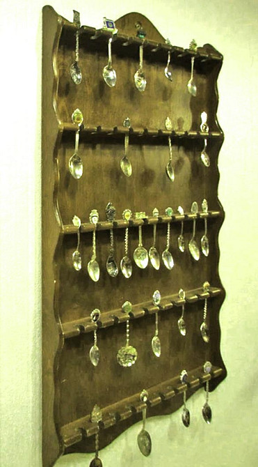 Полка для коллекции ложек 