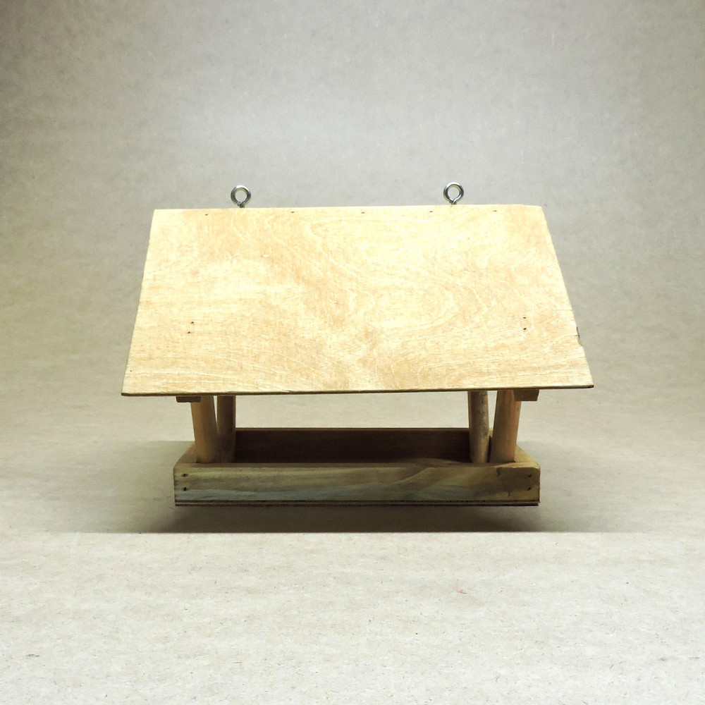 Кормушка садовая для птиц 